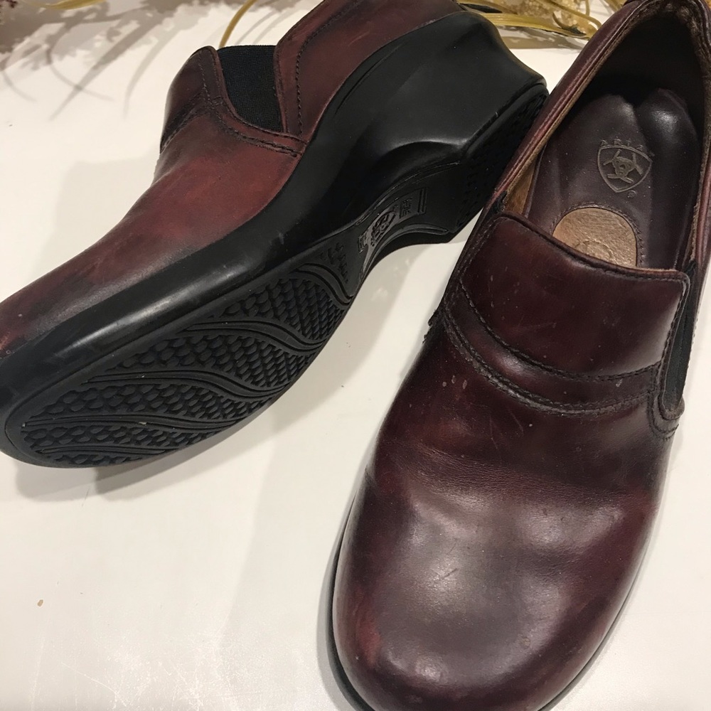 ARIAT red leather slip on clogs Sz 7